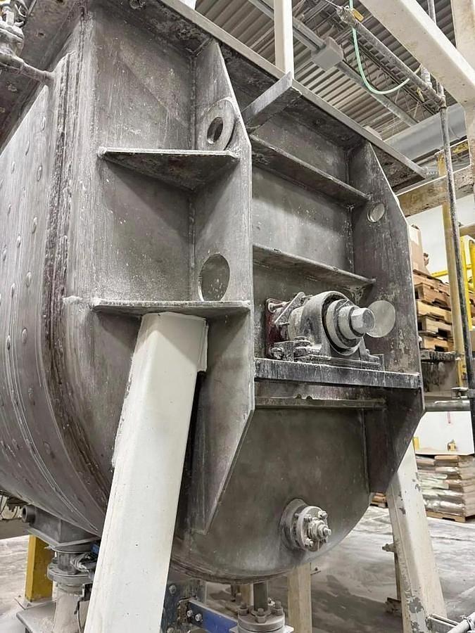Used STAINLESS STEEL DOUBLE SPIRAL RIBBON BLENDER APROXIMATELY 222 CUBIC FEET