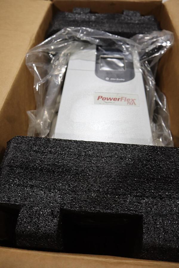 ALLEN BRADLEY POWERFLEX 753 20F11GB028JA0NNNNN SERIES A 10 HP STOCK 5001A