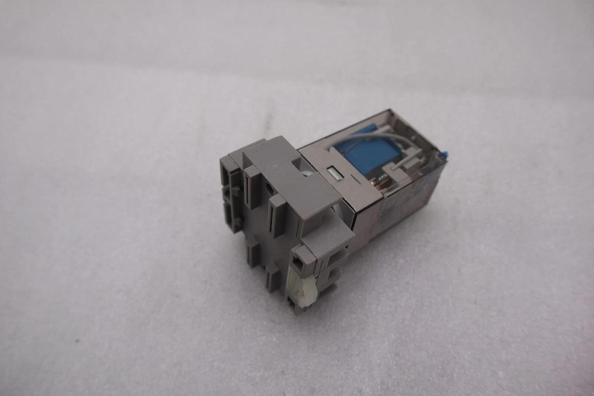 Used ALLEN BRADLEY 700-HA33Z12-3-4/ 700-HN126 RELAY 12VDC STOCK K-3404