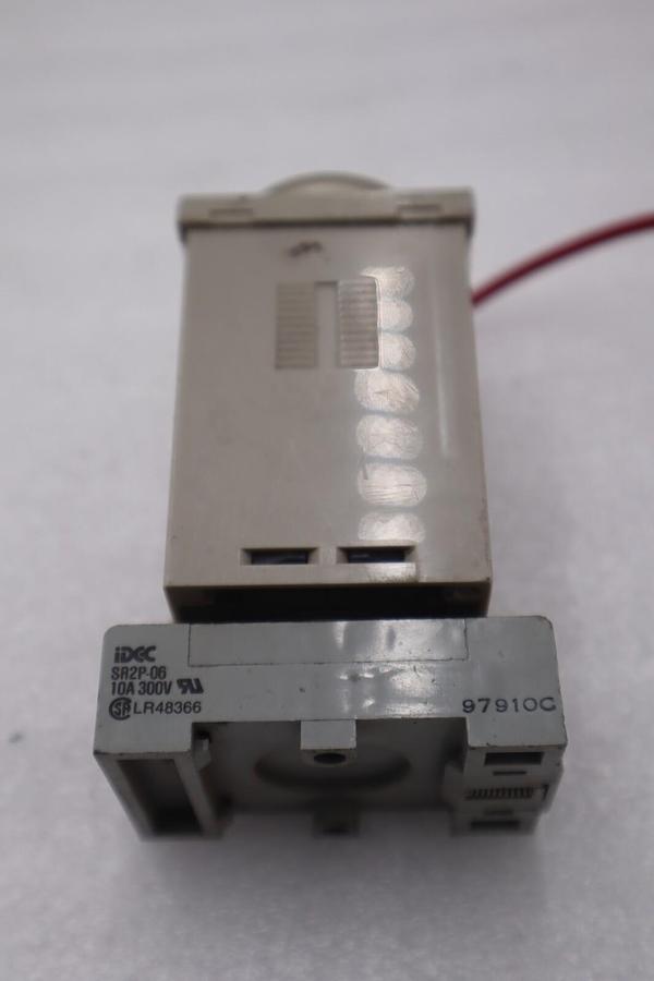 Used OMRON H3BH-8 TIMER 24 VAC 5A 250VAC 50/60HZ STOCK #K-3628