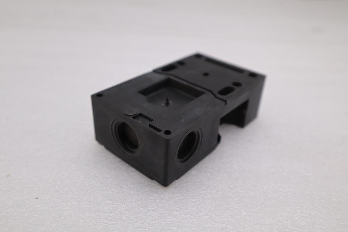 Used Schmersal AZ16-03ZVRK-M16 INTERLOCK SWITCH NEW OPEN BOX STK H1250A