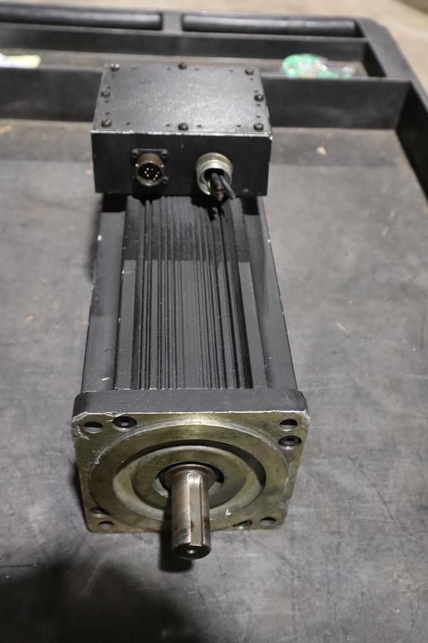 Used Kollmorgen B-604-A-51-B3  Brushless Goldline Servo Motor STOCK S696
