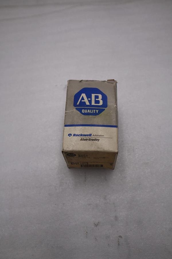 NEW OPEN BOX AB 800T-U13 Allen Bradley Potentiometer STOCK G85B