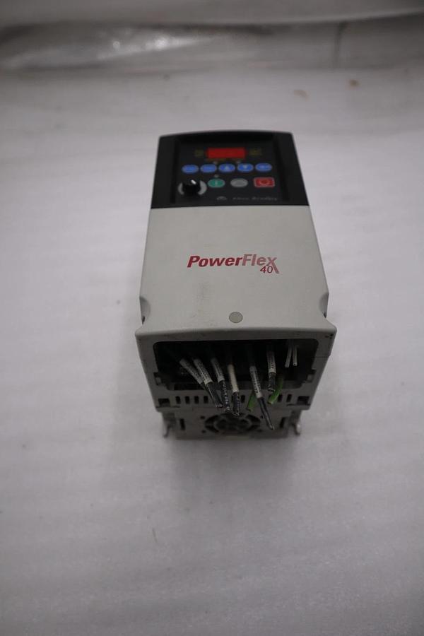 Used Allen Bradley 22B-D4P0N104 Powerflex 40 Ac VFD Drive 0-400Hz 2HP STOCK H1245 820919078552