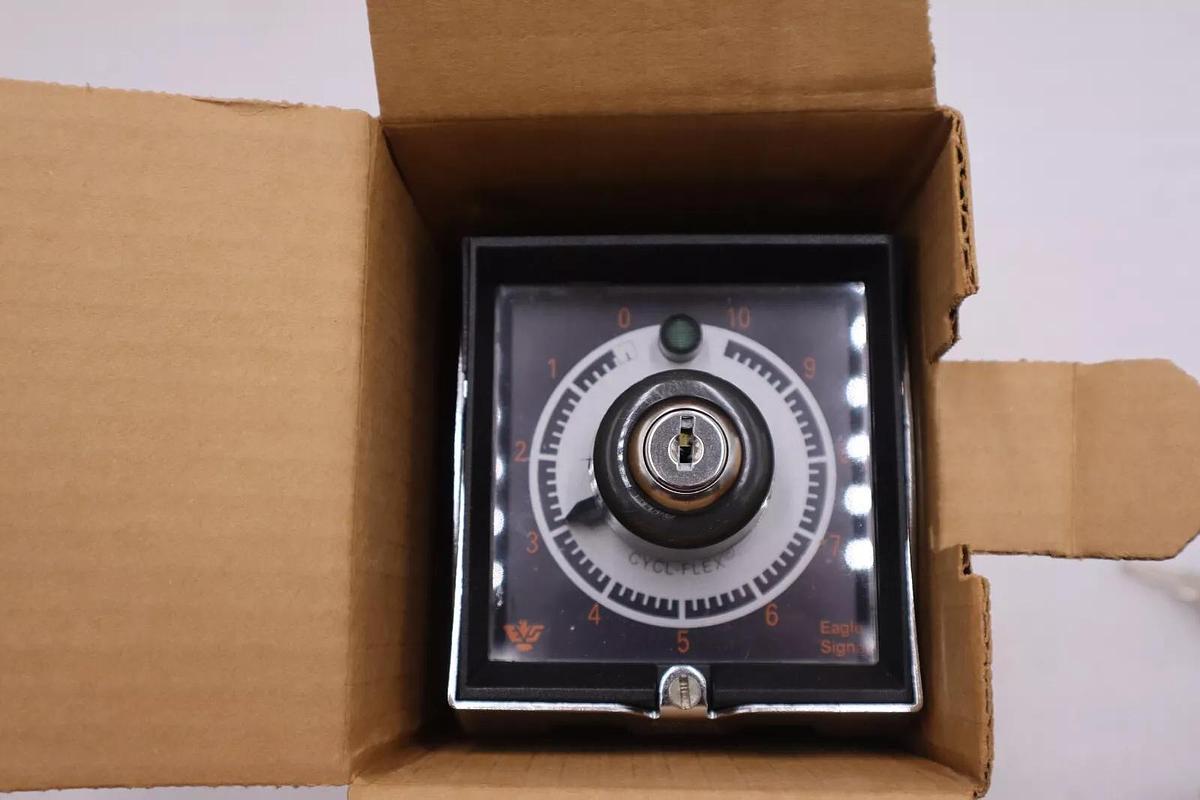 Used NEW DANAHER HP54A607 10 MIN TIMER 120V 50/60HZ 10/5A STOCK G135