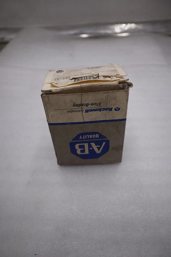 Used NEW IN BOX Allen Bradley CD-236 Operating Coil - STOCK K764CC