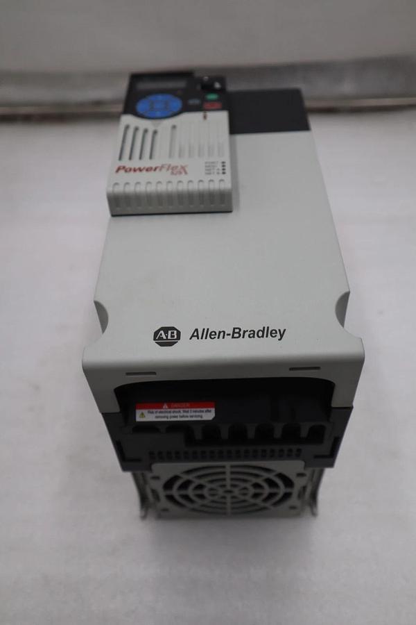 Allen-Bradley 25B-D030N104 PowerFlex 525 VFD 15kW 20Hp AC Drive 25BD030N104 NEW