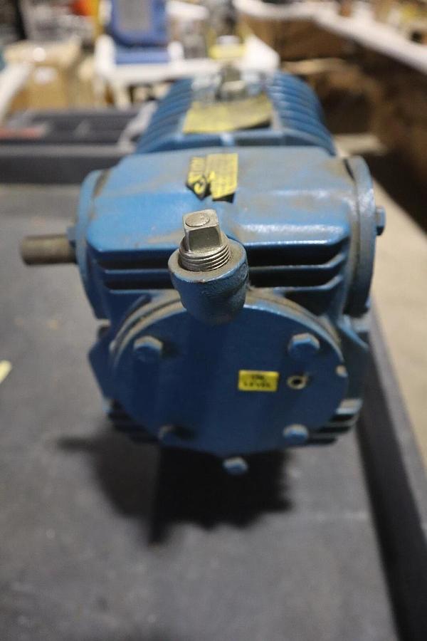 Used CONE DRIVE 01359235-100-1 GEAR BOX MODEL 00530A062-A5 STOCK #M-2