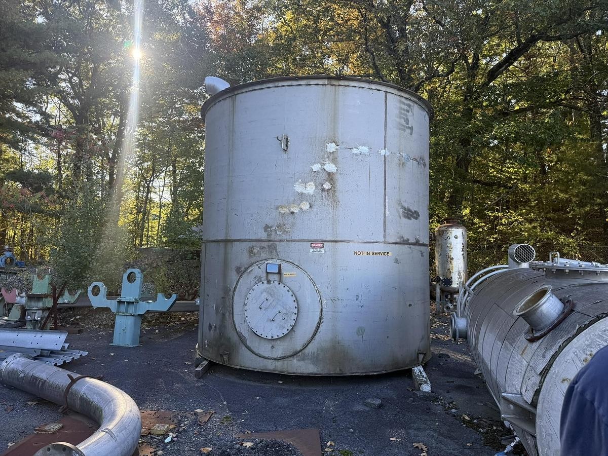 Used 10,000 GALLON MATRIX SERVICE 12' DIAMETER 12' HIGH 316L STAINLESS STEEL  TANK