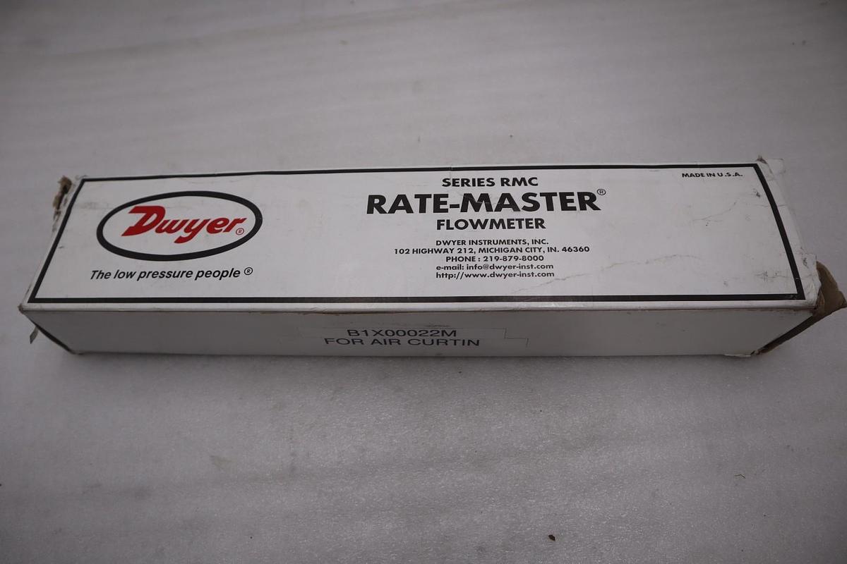 Dwyer RMC-121 RATE MASTER FLOWMETER SCFM AIR - NEW IN BOX - STOCK 865B
