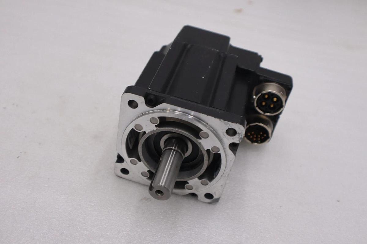 Used Allen Bradley MPL-B310P-MJ22AA Servo Motor 5000 Rpm 460 Volts STOCK 529-B