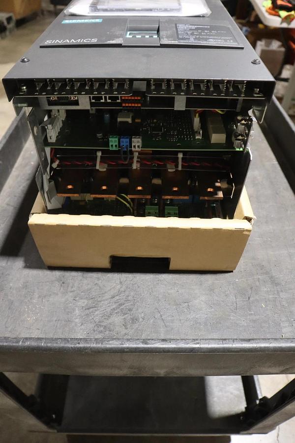 Used SINAMICS DCM DC CONVERTER  6RA8082-6FV62-0AA0 / 6RA80826FV620AA0 NEW STOCK GF225