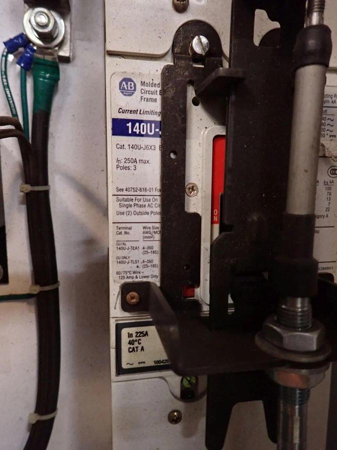 Used 20BD156A0AYNANC0 / B Allen Bradley 156 460V 125HP Powerflex 700 W/ CABINET #S612