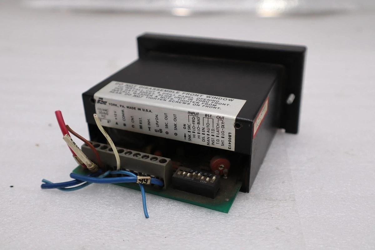 Used RED LION CONTROLS MODEL SCP PRESET COUNTER STOCK H1759