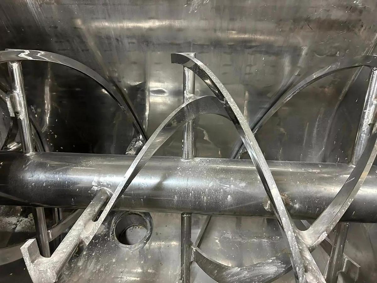 Used STAINLESS STEEL DOUBLE SPIRAL RIBBON BLENDER APROXIMATELY 222 CUBIC FEET