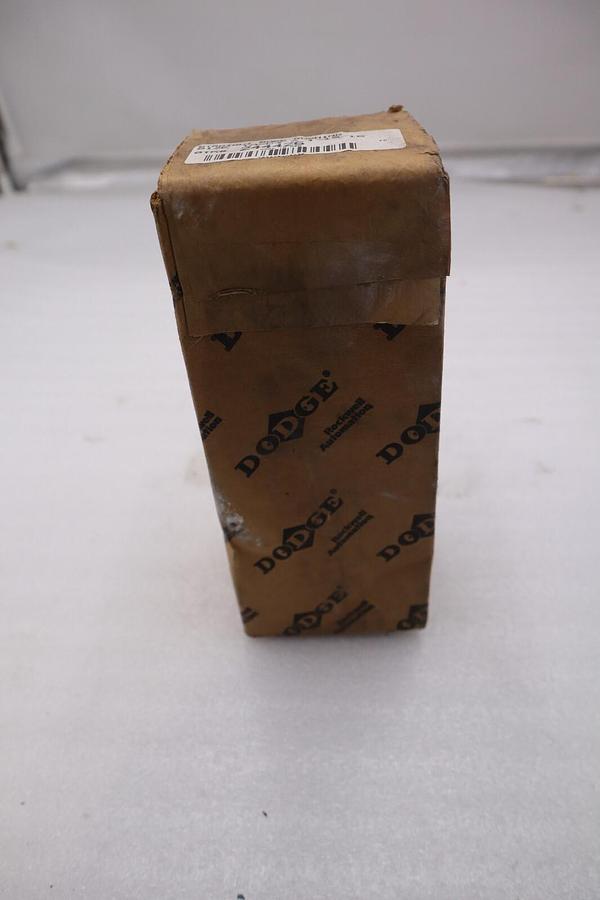 Used NEW OPEN BOX DODGE 244426 TAXD4 X 1-15/16 STRAIGHT BORE BUSHING STOCK B-1711