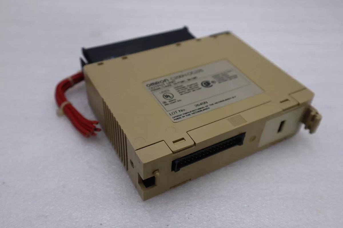 Used OMRON C200H-OC225 16-Channel Relay Output Module PLC STOCK K-451-A