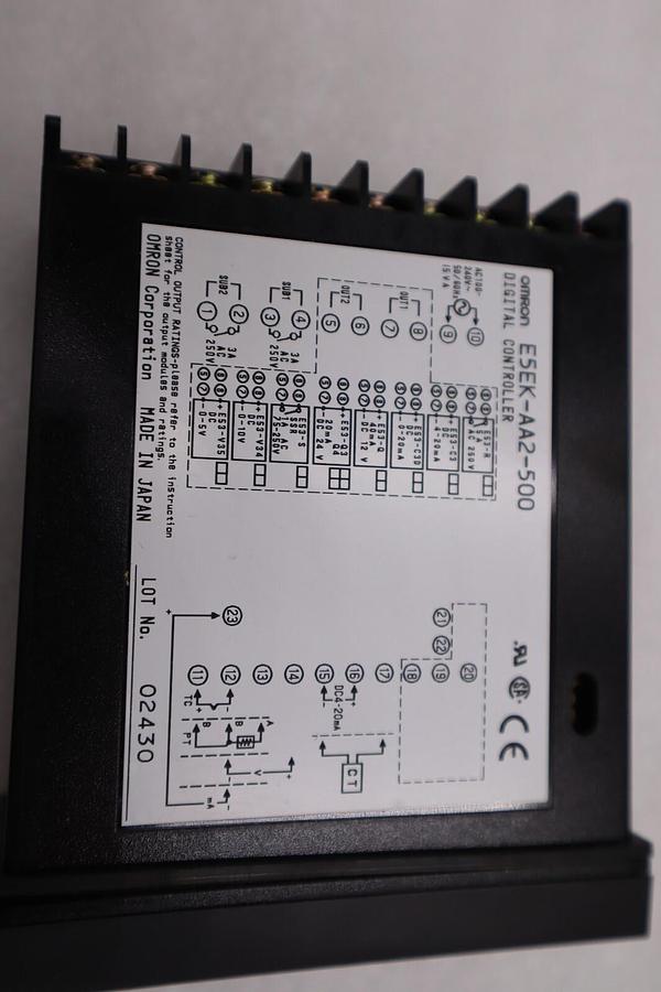 Used Omron E5EK-AA2-500 DIGITAL CONTROLLER MULTI-RANGE NEW IN BOX STOCK H1056