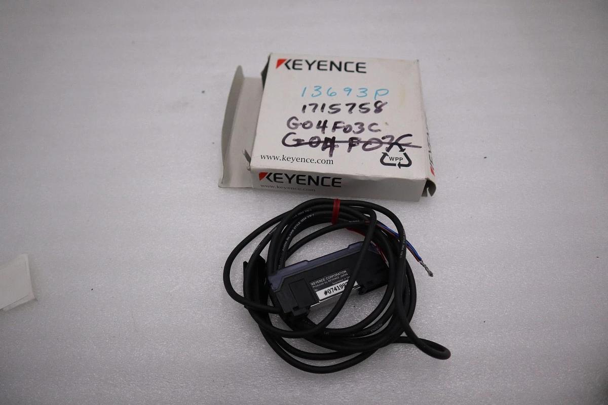 NEW OPEN BOX Keyence FS-V21RP Fiber Optic Sensor Amplifier STK H1314A
