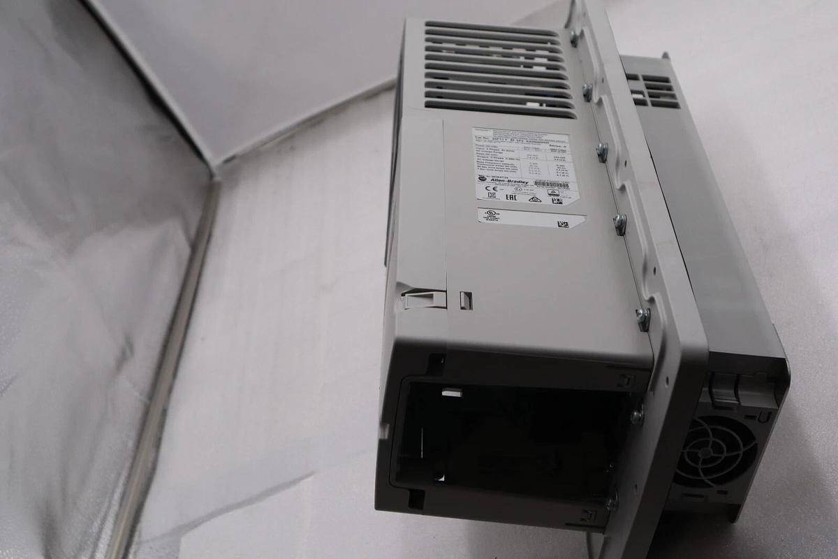 New Allen-Bradley PowerFlex 753 20F11FD3P4AA0NNNNN 2HP 480 VAC FRN 13.003 1967
