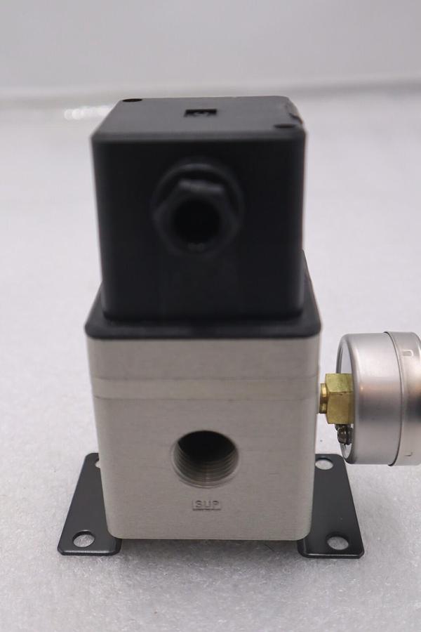 SMC IT402-304BG-X37 E/P Regulator NEW UNIT STOCK K-2544