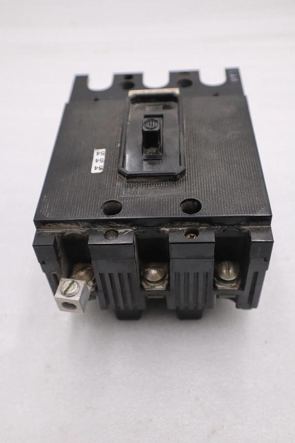 Used ITE CIRCUIT BREAKER EE3B015 15 AMP 3 POLE 240 VAC 125/250 VDC STOCK B-626