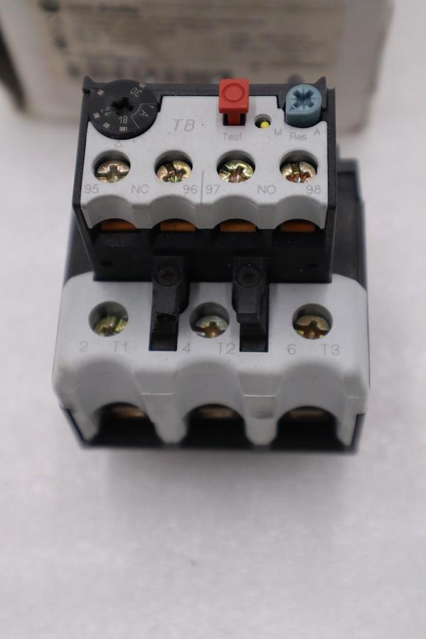 Used NEW OPEN BOX AB Allen-Bradley Thermal Overload RELAY CAT 193-TBC30 SER A -H1048A