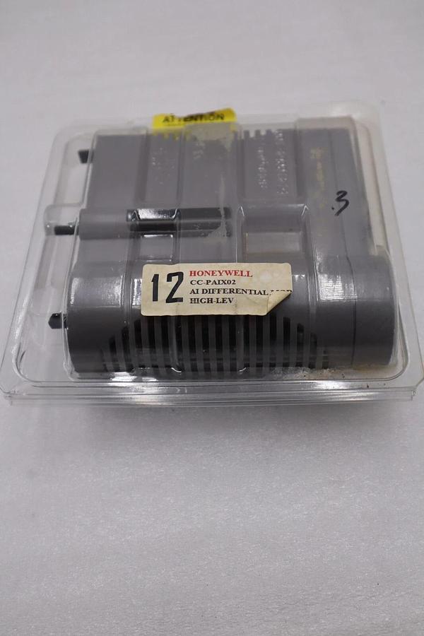 NEW IN BOX Honeywell CC-PAIX02/ 51405038-475 Analog Input Module STOCK G198A
