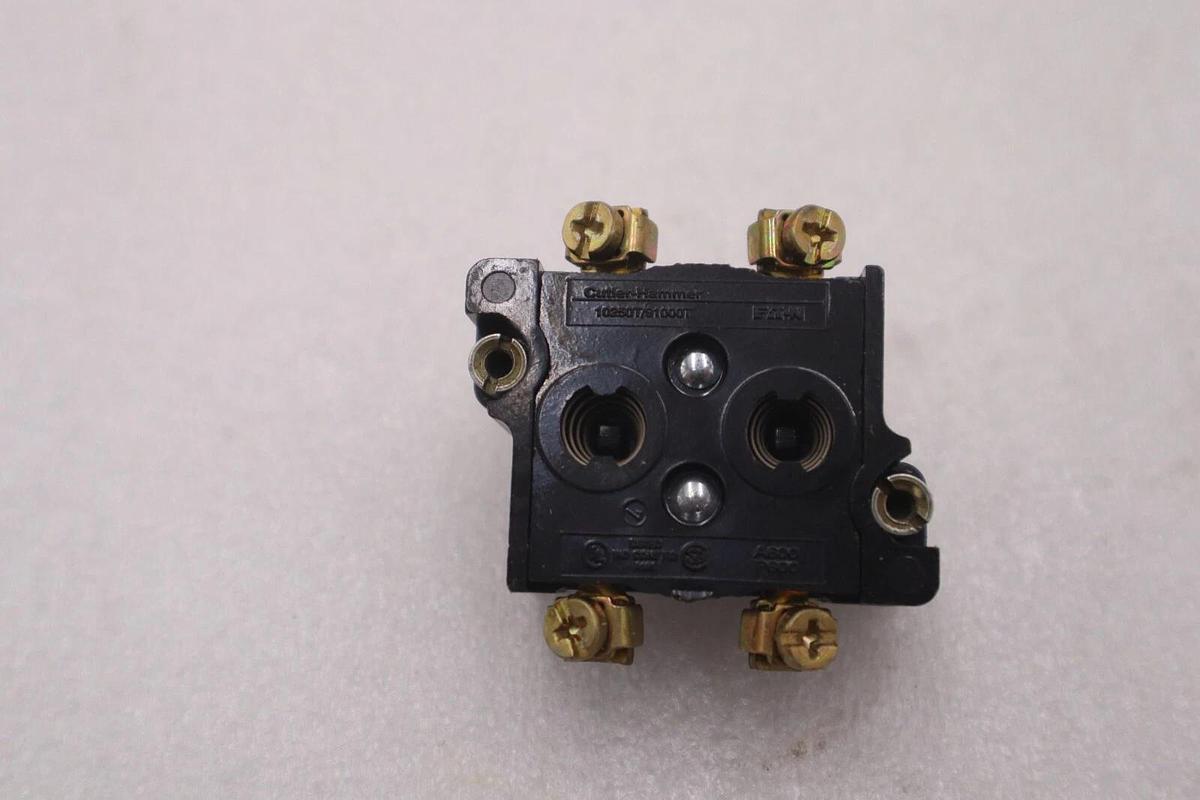 Used NEW OPEN BOX EATON CUTLER HAMMER 10250T2 PUSH BUTTON CONTACT BLOCK STK K-3276