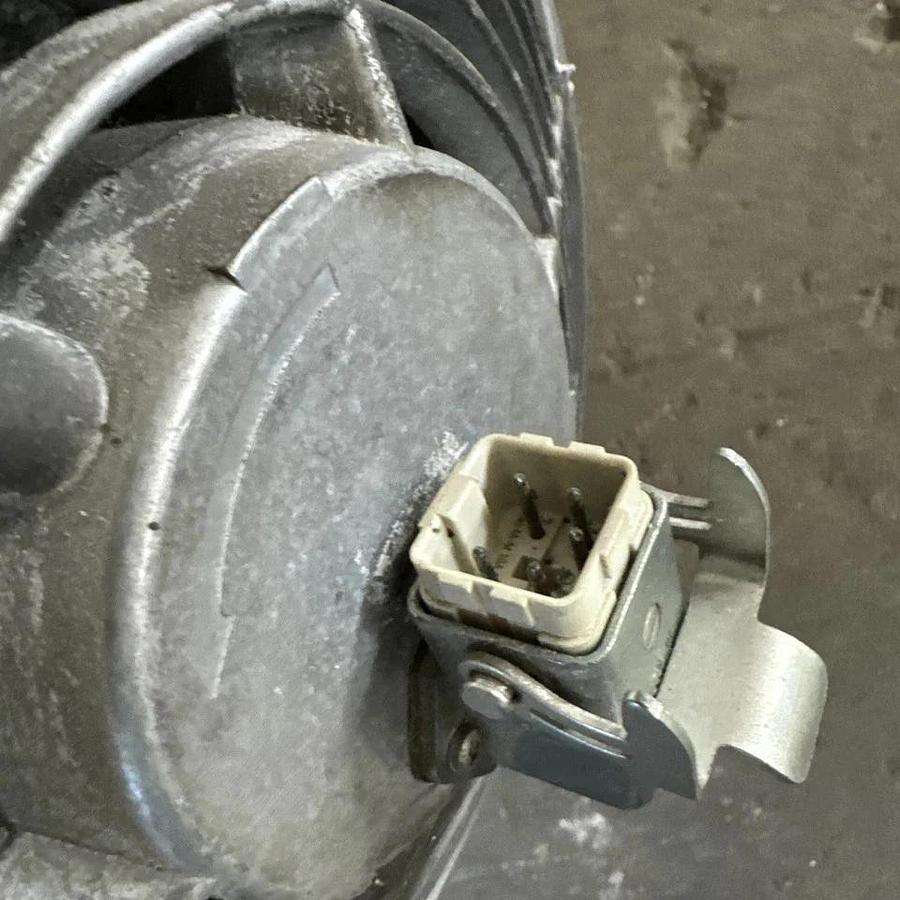 Used Rexroth R911309450 Servo Induction Motor MAD130B-0100-SA-S0-BQ0-35-V1 #HP106