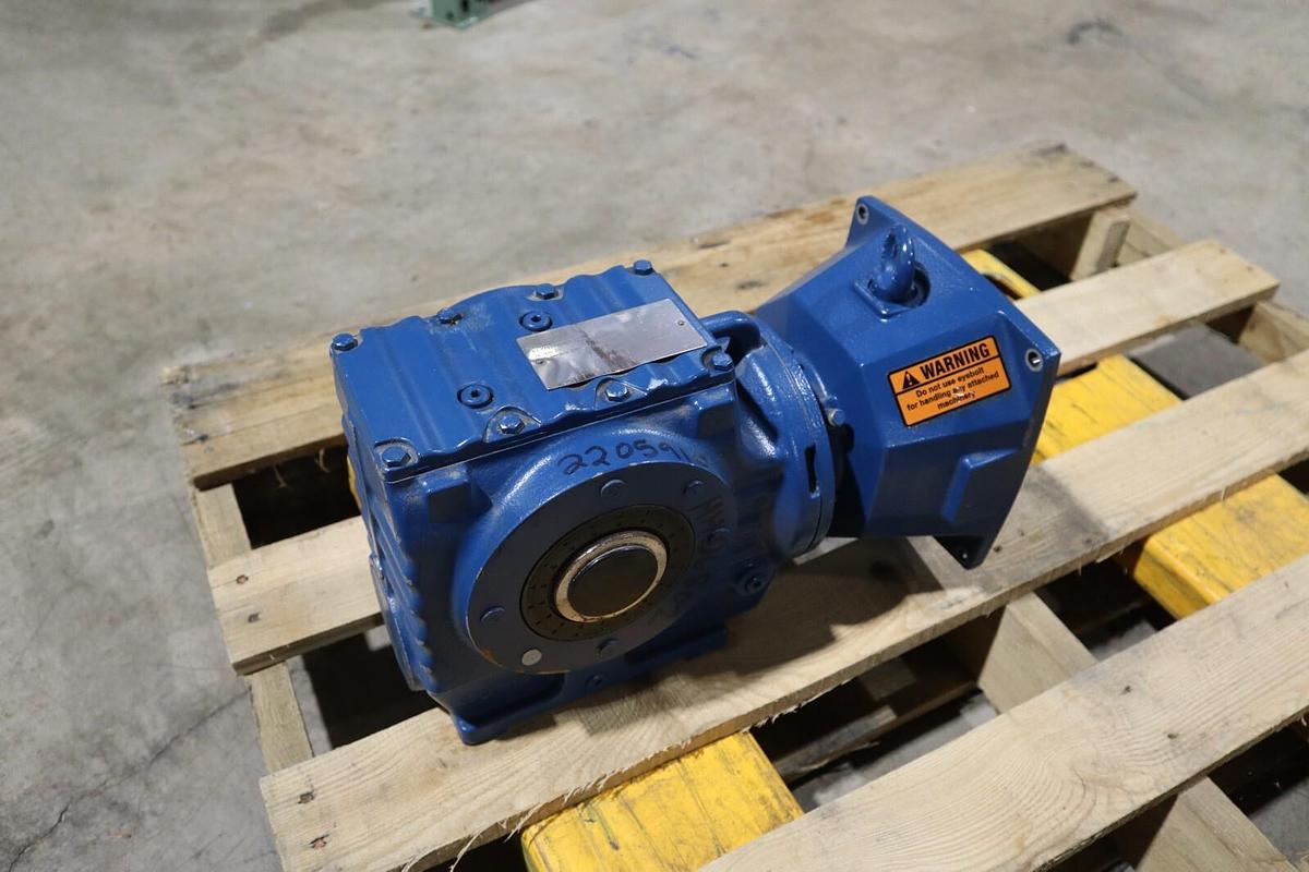 Used SEW EURODRIVE SA67 D26 DRN90S4/ SA67D26DRN90S4 GEARMOTOR-SURPLUS NEVER USED HS26