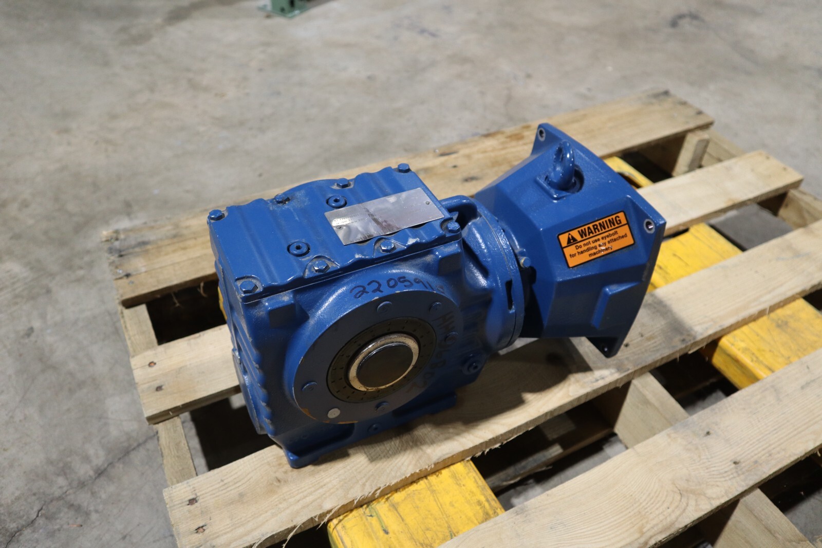 Used SEW EURODRIVE SA67 D26 DRN90S4/ SA67D26DRN90S4 GEARMOTOR-SURPLUS NEVER USED HS26