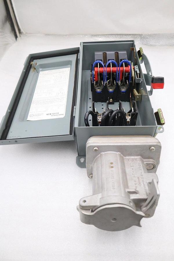 Used SQUARE D H-362-AWC HEAVY DUTY SAFETY SWITCH SERIES E1 DUSTTIGHT NEMA 12 STK 5456