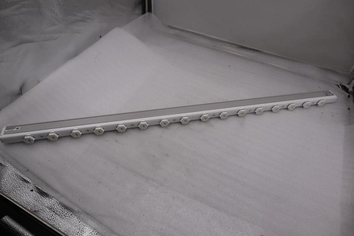 Used NEW KEYENCE SJ-H108A - Bar Type Main Unit, Standard Model 1080 mm STOCK 5115