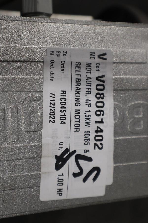 NEW BONFIGLIOLI 8AF2400CK / BX 90 L A 4 MOTOR STOCK HS-19