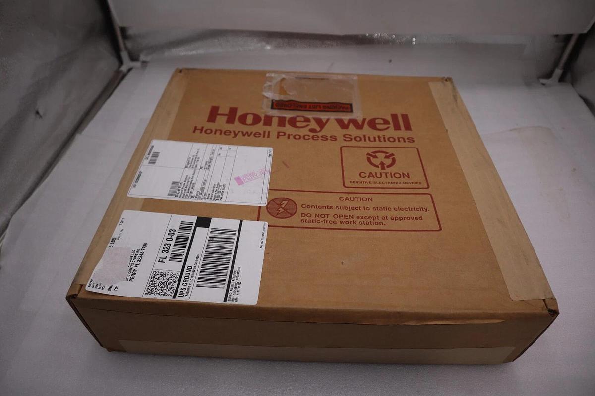 NEW IN BOX Honeywell 51309152-175 Analog Output STOCK G173