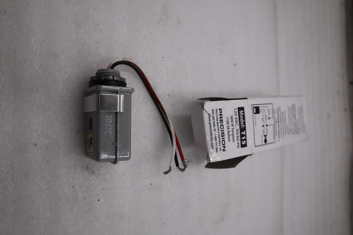 Used NEW OPEN BOX PRECISION T-15 / T15 PHOTOELECTRIC SENSOR STK K2095CC