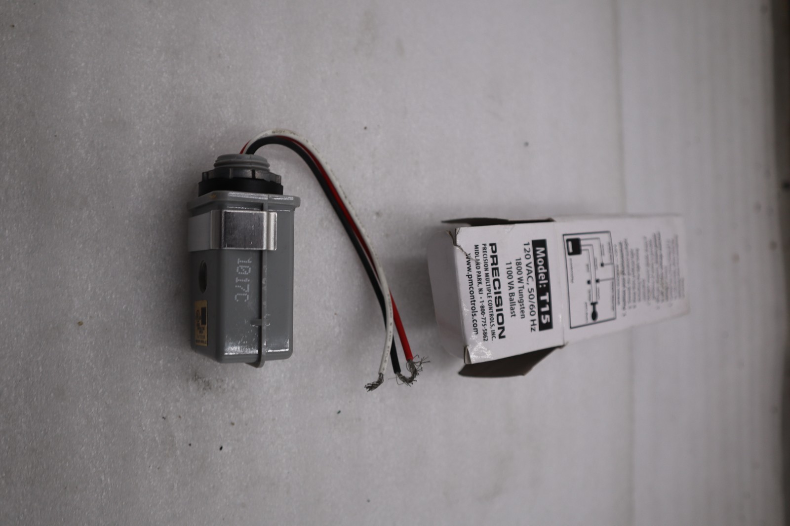 Used NEW OPEN BOX PRECISION T-15 / T15 PHOTOELECTRIC SENSOR STK K2095CC