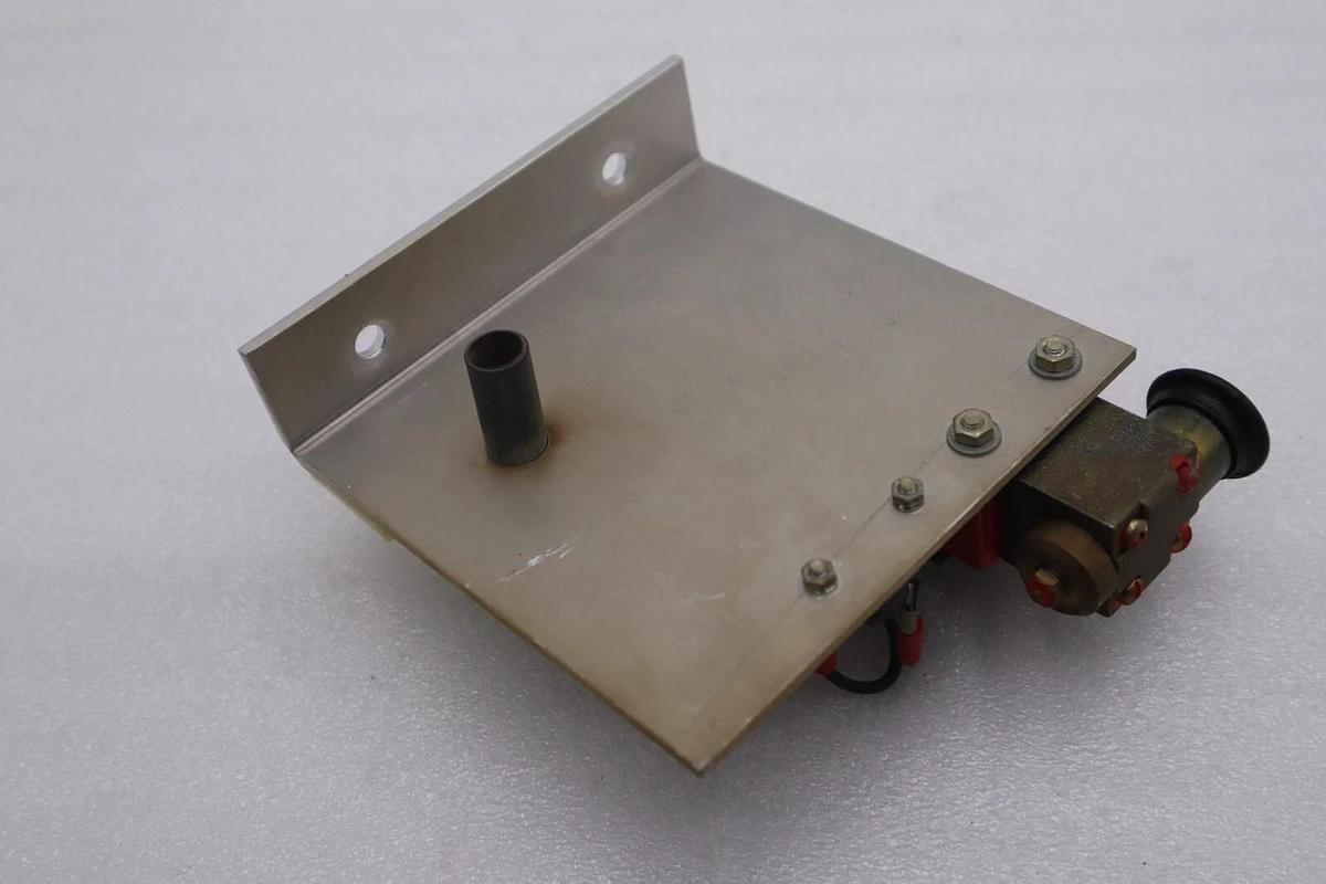 Used Bernstein GC-U1VT-270GR Safety Switch Door Guard Gate STOCK L-458C