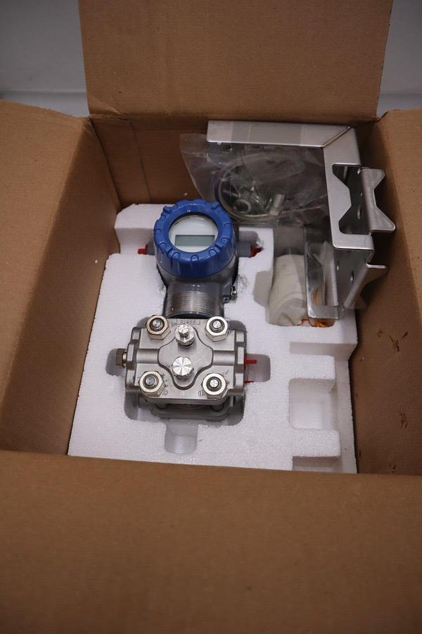 Used HONEYWELL STD820-E1HN6AS-1-A-CDC-11S-A-20A6-00-0000 / STD820 TRANSMITTER #G403