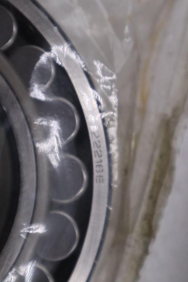 Used NEW OPEN BOX SKF 22216 E Spherical Roller Bearing STOCK CC210