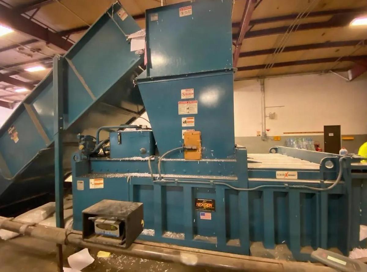 Used NEXGEN GEMINI-XTREME CLOSED DOOR HORIZONTAL BALER W/ CONVEYOR MANUFACTURED 2012