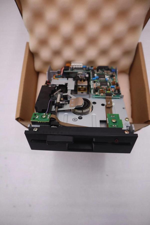 HONEYWELL 51109701-100/ MF504C-312U FLOPPY DISK DRIVE 5.25INCH STOCK G424