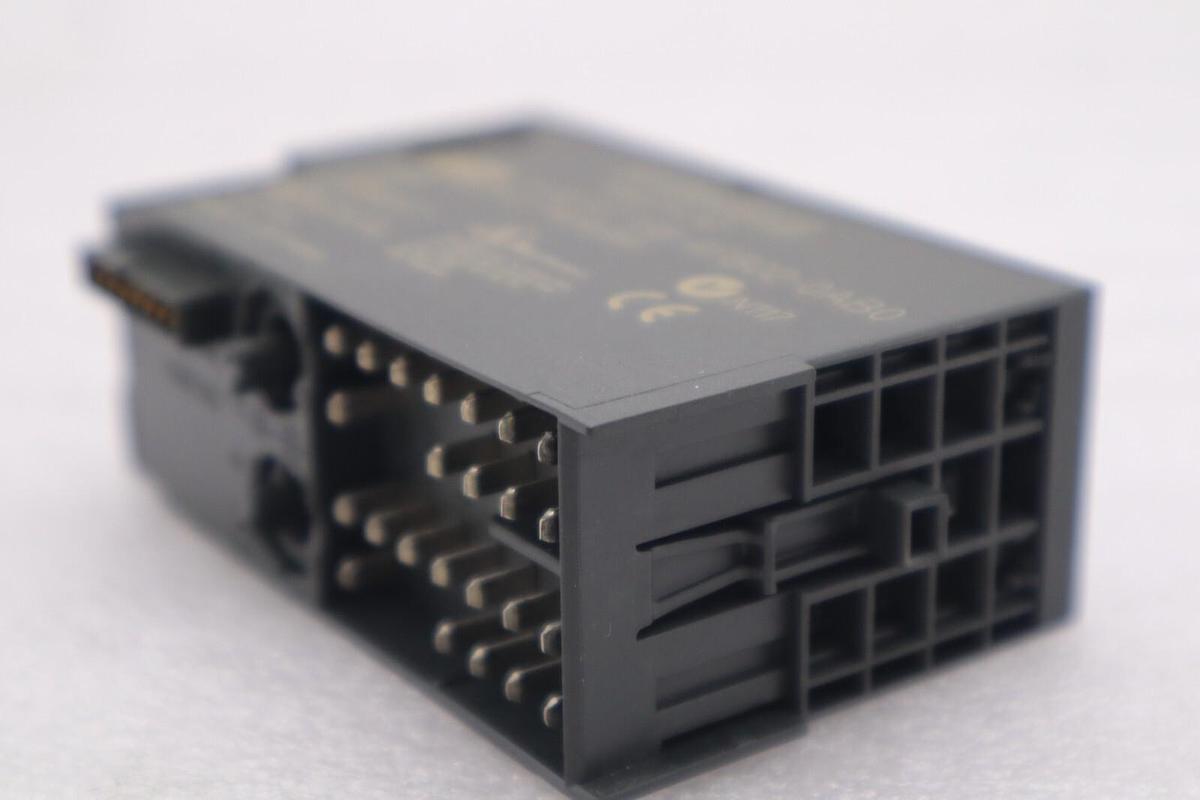 Used SIEMENS 6ES7 138-4FB02-0AB0 SIMATIC S7 ELECTRONIC CONTROL MODULE STOCK K-3942