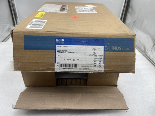 Used Eaton Crouse-Hinds series Champ Pro LED floodlight PFMA13LCY-UNV34-76 STK 3422