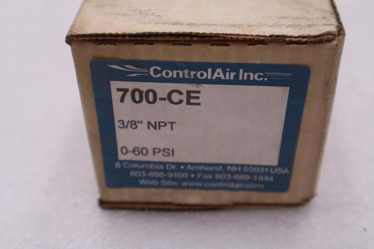 NEW CONTROLAIR 700-CE PRESSURE REGULATOR 0-60 PSIG STK GF1023A