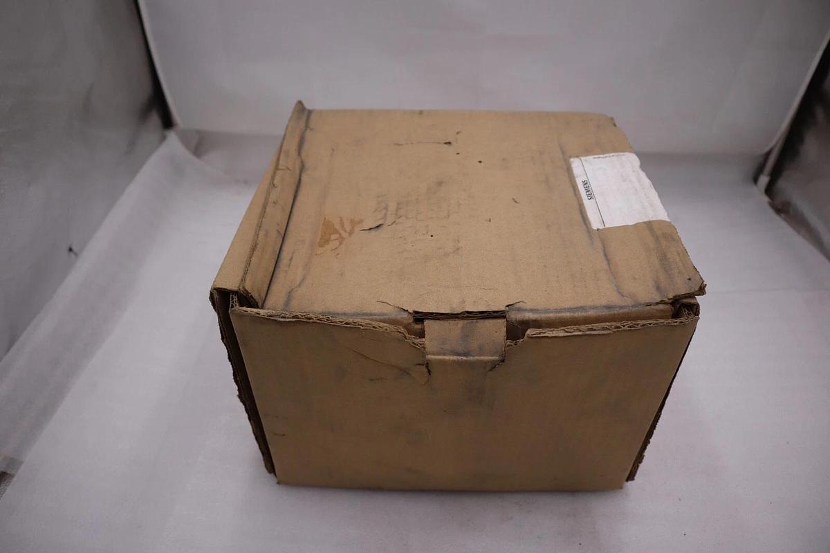 NEW IN BOX SIEMENS MILLTRONICS Echomax XPS-30 Ultrasonic Transducer STOCK H456