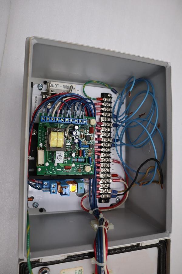 Used Hoffman LHC252015/SPL Enclosure 10401-01-R1-0 W/17743/5-001 STOCK 1461A