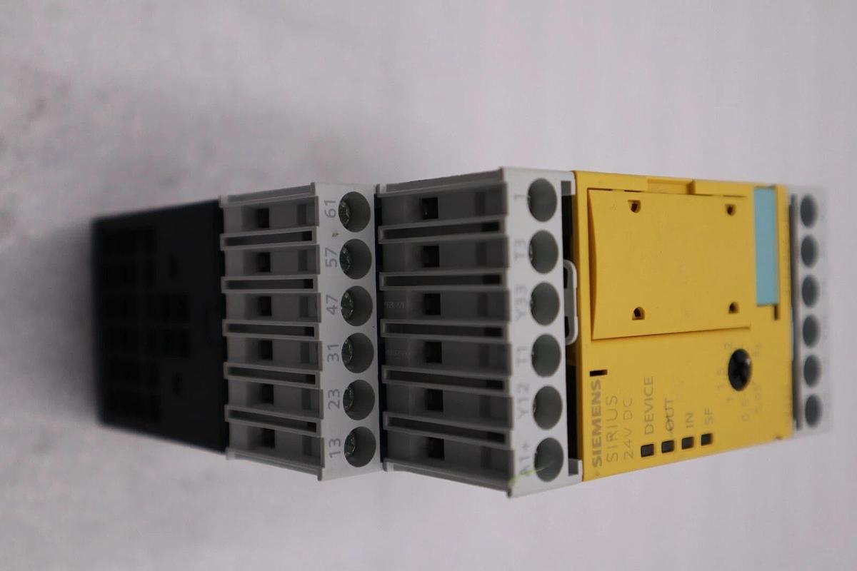 SIEMENS 3TK28261BB41 SIRIUS SAFETY RELAY WITH RELAY ENABLING CIRCUITS STK B-1698