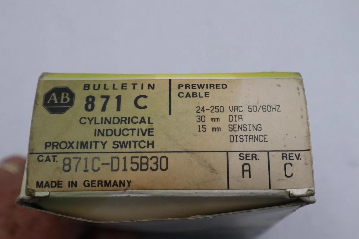 ALLEN BRADLEY 871C-D15B30 PHOTO SWITCH SER A #K-551A